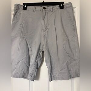 Jachs Light Gray Flat Front Shorts. Size 34.
